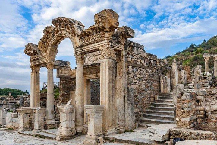 Turkey's Gold Triangle Tour: Pamukkale, Ephesus, Cappadocia