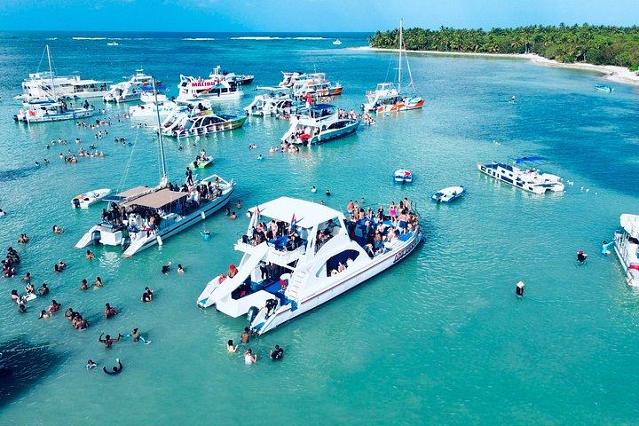 Punta Cana Bootsparty: Open Bar & Live DJ