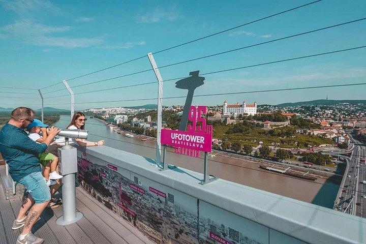 E buss Sightseeing Tour Bratislava