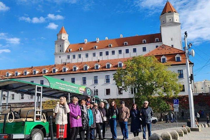 E bus Sightseeing Tour Bratislava