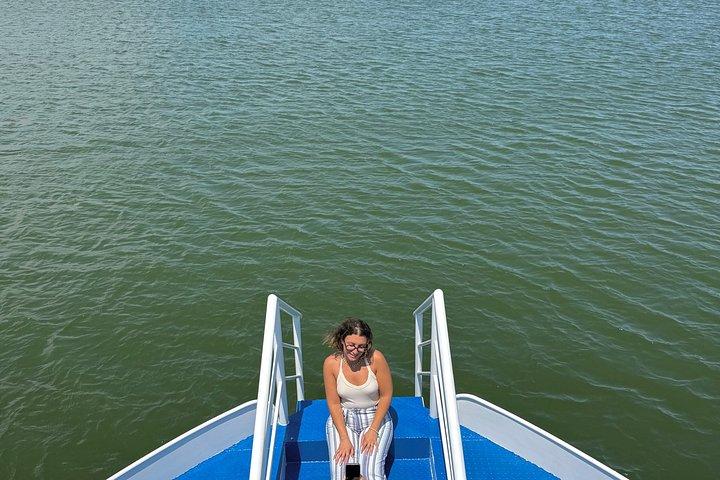 ヴランジナ・ヴィルパザール湖 スカダーボートツアー（食事と飲み物付き）