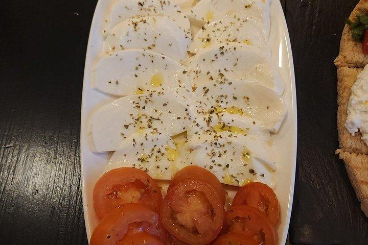 レッチェでワインと一緒に味わうサレント料理体験