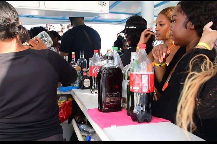 Punta Cana Bootsparty: Open Bar & Live DJ