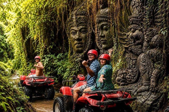 バリ・ウブドのジップラインとATVライドゴリラ寺院ランアドベンチャー