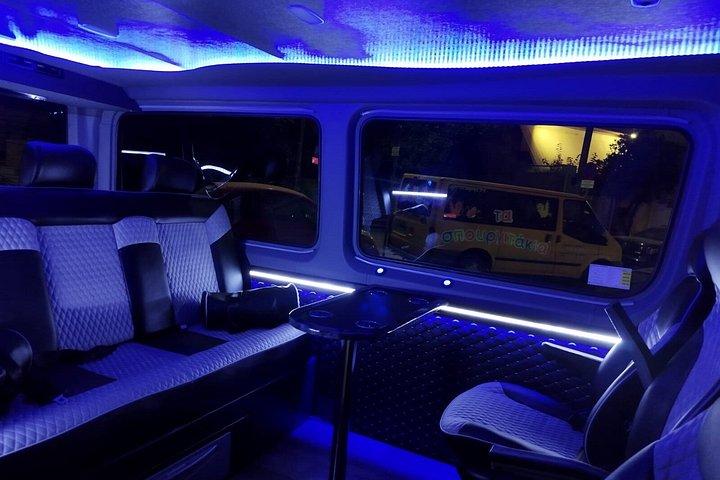 豪華ミニバンでアテネ空港送迎