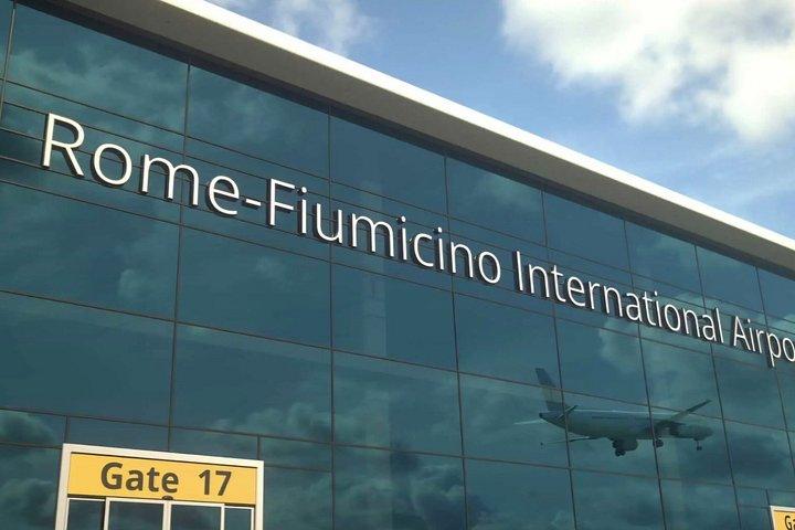 港からフィウミチーノ空港までの専用送迎