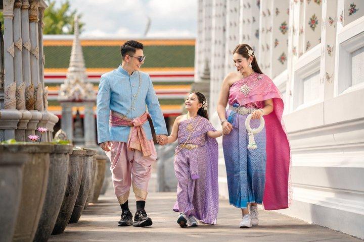 Thai Costume Photography at Wat Arun/Pho Temple: Bangkok