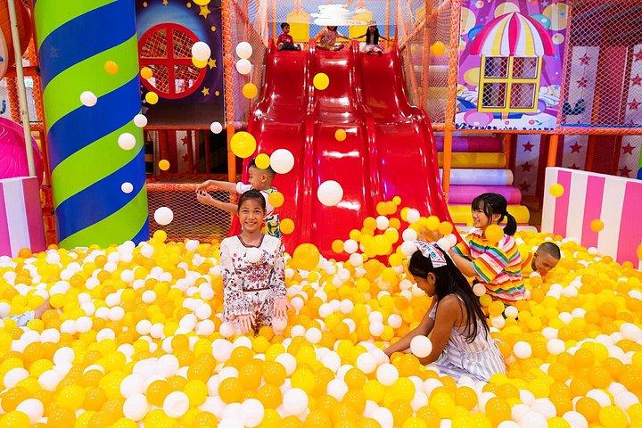 Carnival Magic Phuket Admission Ticket with Buffet Dinner