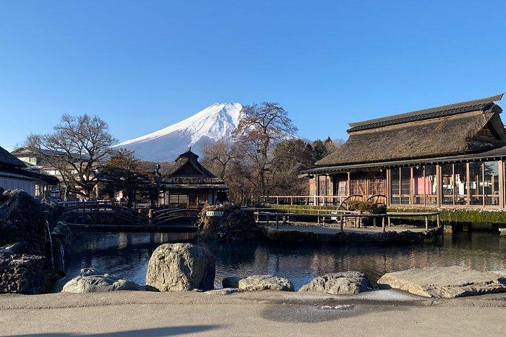 東京発：英語ガイド付き富士山プライベートカスタマイズツアー