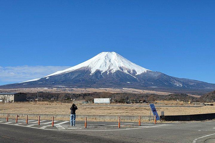 東京発：英語ガイド付き富士山プライベートカスタマイズツアー