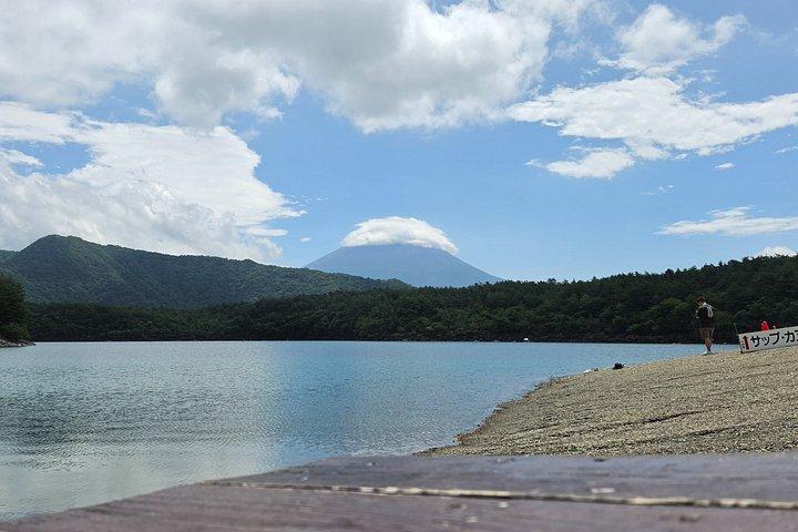 東京発：英語ガイド付き富士山プライベートカスタマイズツアー