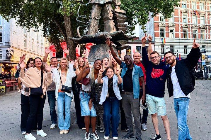 Paseo de fiesta y legendario recorrido por los pubs de St. Pauli y Reeperbahn.