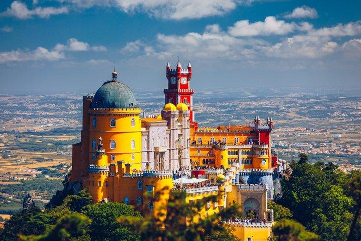 Premium Small Group: Sintra, Pena, Regaleira and Cabo da Roca
