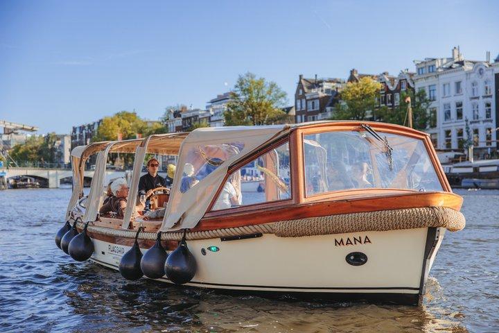 Amsterdam: rondvaart van 2 uur incl. Drankjes & Hollandse Snacks