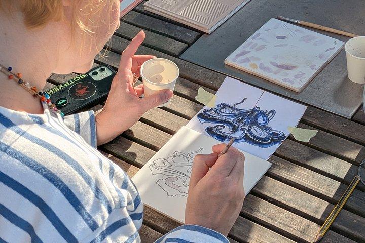 陶芸工房でポルト・アズレージョのタイルを塗装