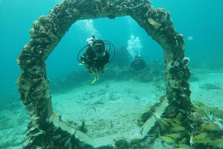 PADI Open Water Diver Certification Course in Isla Mujeres
