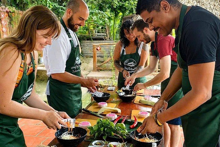 Hoi An Cooking Class with Local Market Visit