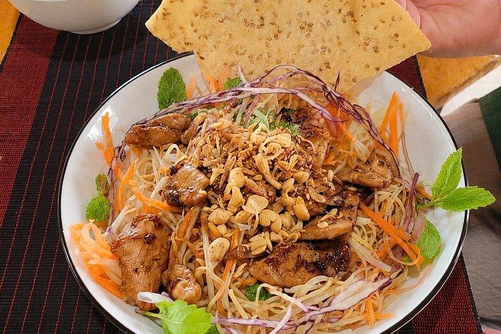 Hoi An Cooking Class with Local Market Visit