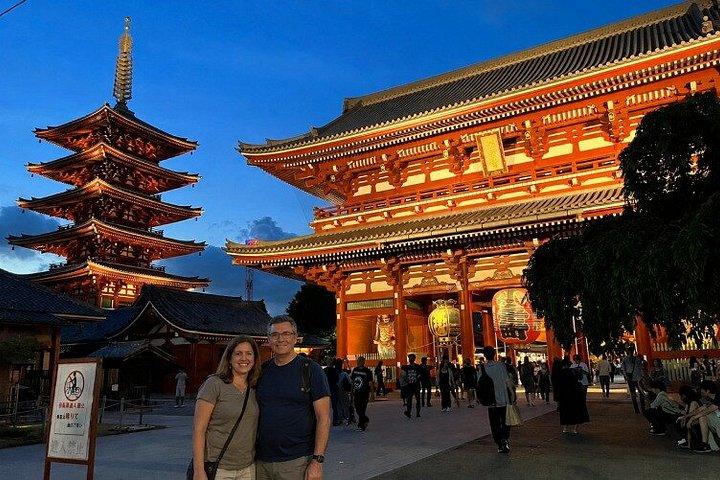 東京プライベート浅草散策ツアー浅草寺抹茶とおもち