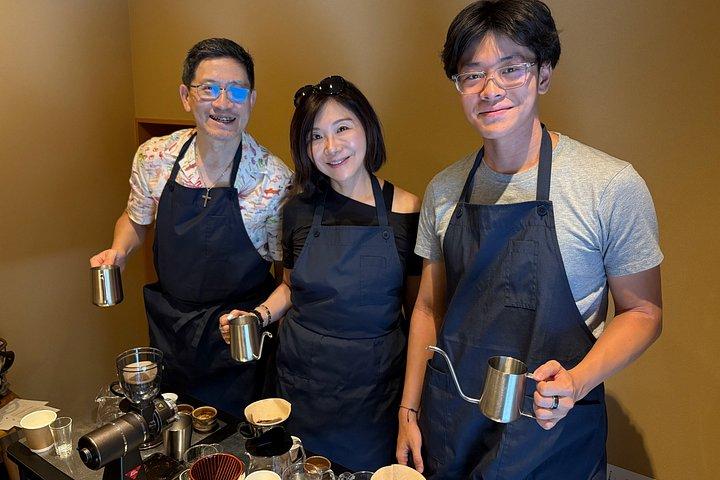 Hands-On Kaffeezeremonie mit einem Meister in der Nähe von Nishiki Markt