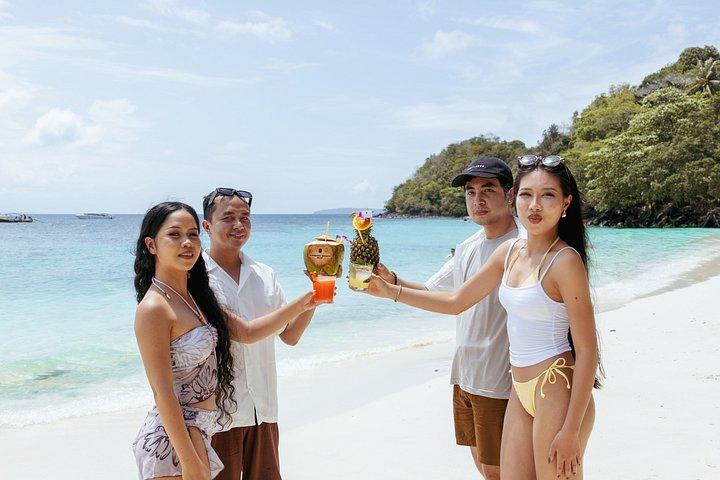 バナナビーチへの専用ジャグジー付きプーケットプライベートロングテールボート