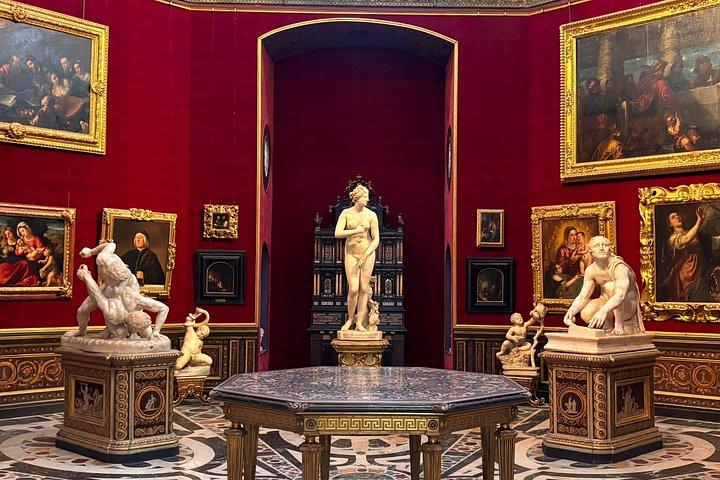 フィレンツェ・ウフィツィ美術館ヴァザーリ回廊とピッティのプライベートツアー