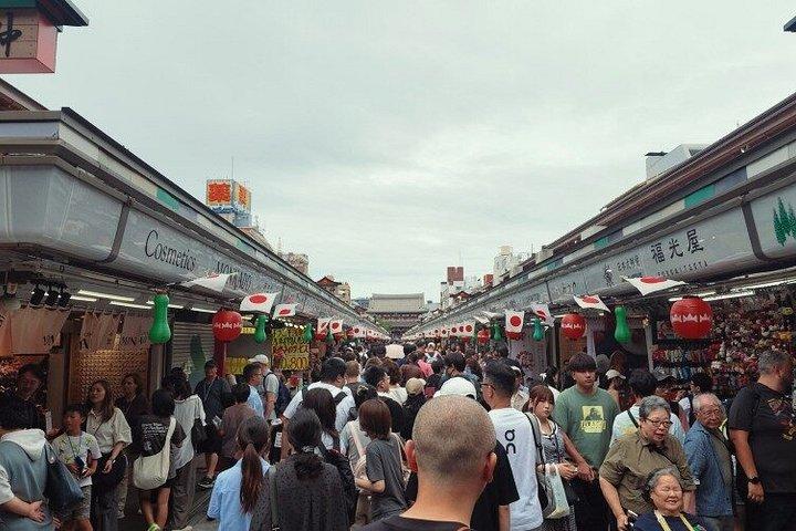 東京プライベート浅草散策ツアー浅草寺抹茶とおもち