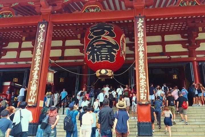 東京プライベート浅草散策ツアー浅草寺抹茶とおもち