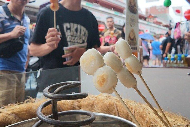 東京プライベート浅草散策ツアー浅草寺抹茶とおもち
