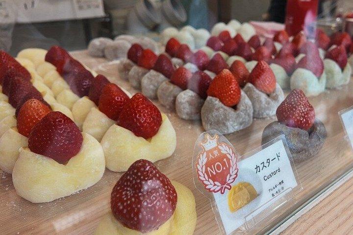東京プライベート浅草散策ツアー浅草寺抹茶とおもち