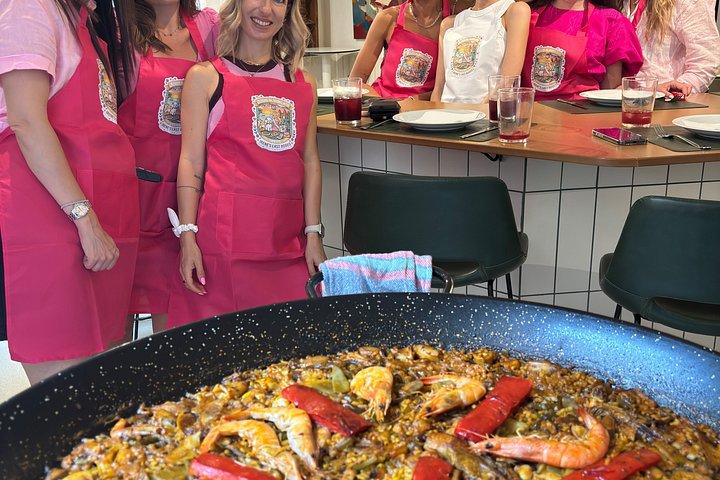 Paella and creative rices Workshop with Sangria in Madrid Center
