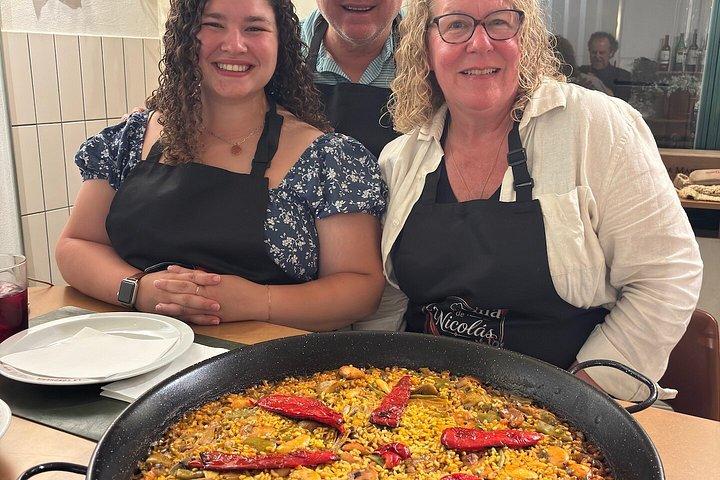 Paella and creative rices Workshop with Sangria in Madrid Center