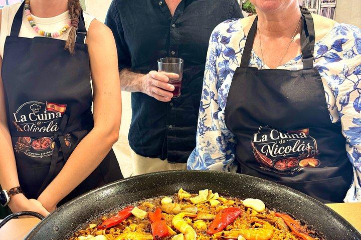 Paella and creative rices Workshop with Sangria in Madrid Center