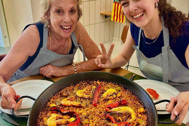 Paella and creative rices Workshop with Sangria in Madrid Center