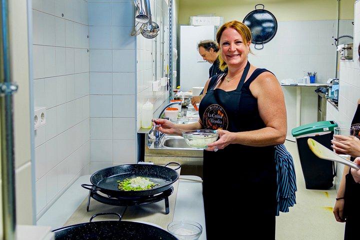 Paella and creative rices Workshop with Sangria in Madrid Center