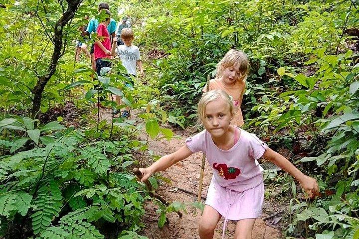 チェンマイの山岳部族での1日ジャングルトレッキングと竹筏漂流