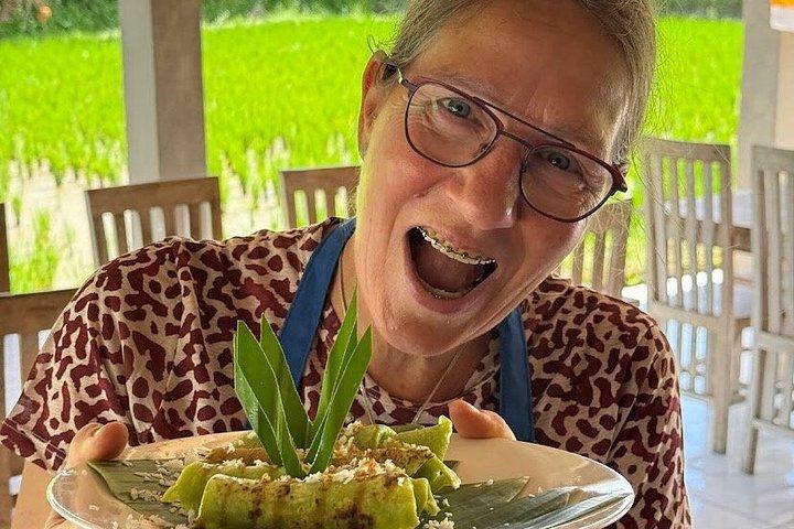 ウブド市場から食卓料理教室と地元のハーブ発見