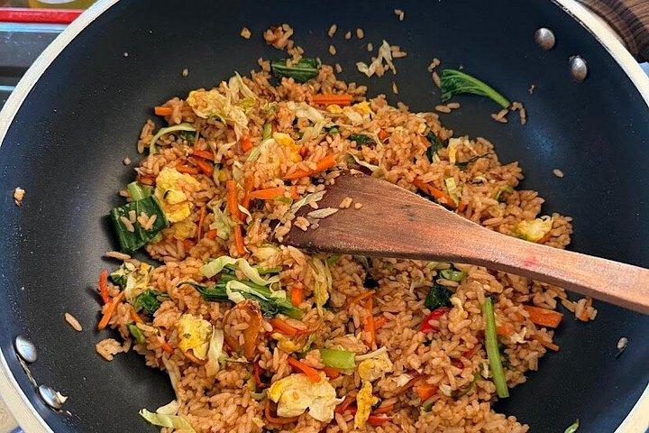ウブド市場から食卓料理教室と地元のハーブ発見
