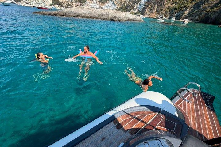 ローマからパルマローラ島とポンツァ諸島への日帰り旅行