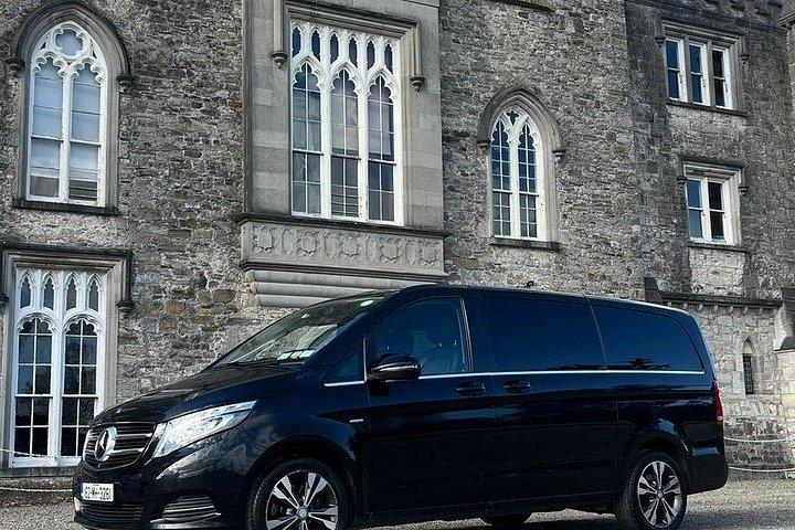 Privat tur til klippene i Moher med Ekspert Chauffør