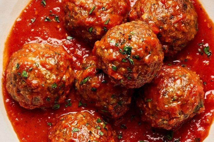 Brussels All In Tour : Belgian food, Chocolate, Beer, Sightseeing