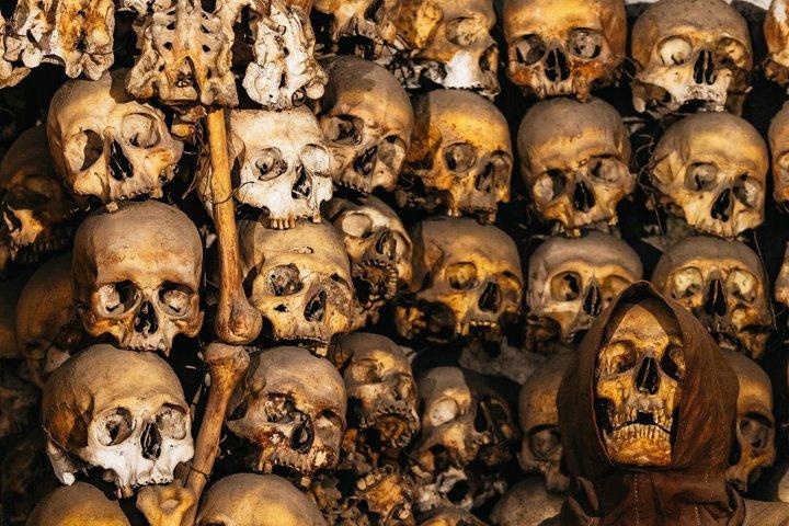 The Original Roman Crypts and Catacombs Tour with Transfers
