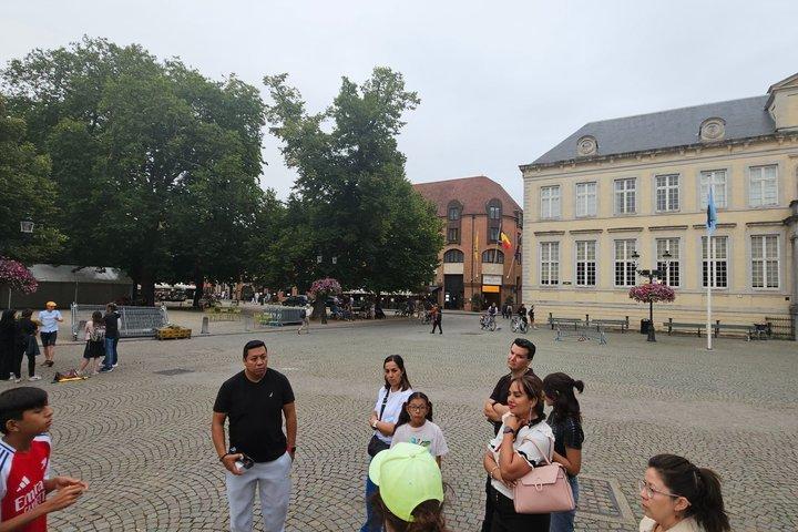 Bruges: The sweetest chocolate walking tour for all ages