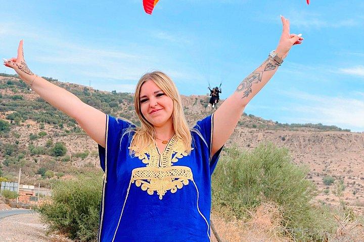 GoProでエクストリームタンデムフライトでアゲルゴール上空を飛行