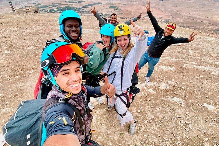 GoProでエクストリームタンデムフライトでアゲルゴール上空を飛行