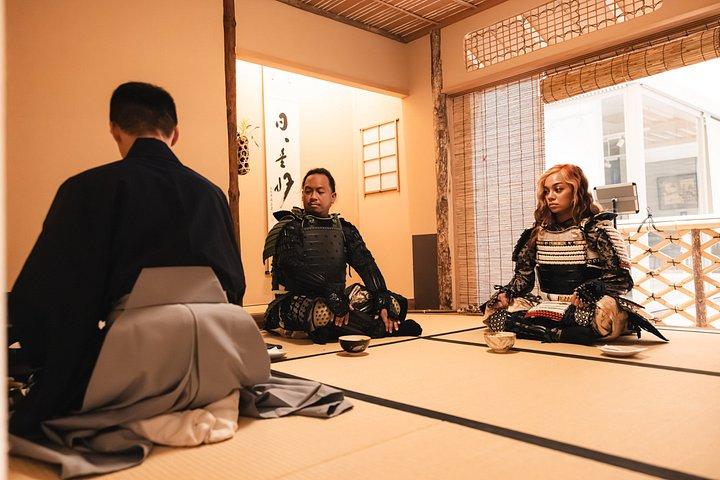 Ceremonia del Té de Armadura Samurai de Kioto y Fotos Profesionales