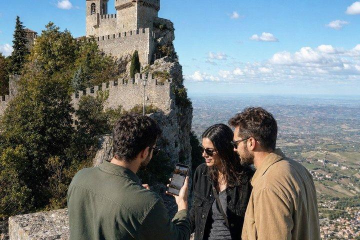 San Marino självguidad Sherlock Holmes Murder Mystery Game