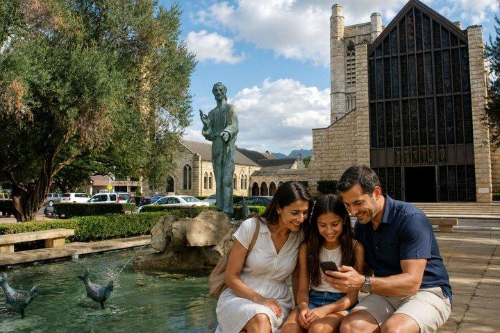 Honolulu Scavenger Hunt & Highlights Self-Guided Walking Tour