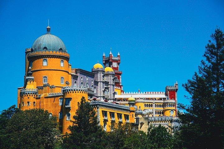 Sintra Nature and Heritage Pena Palace and Moorish Castle Tour