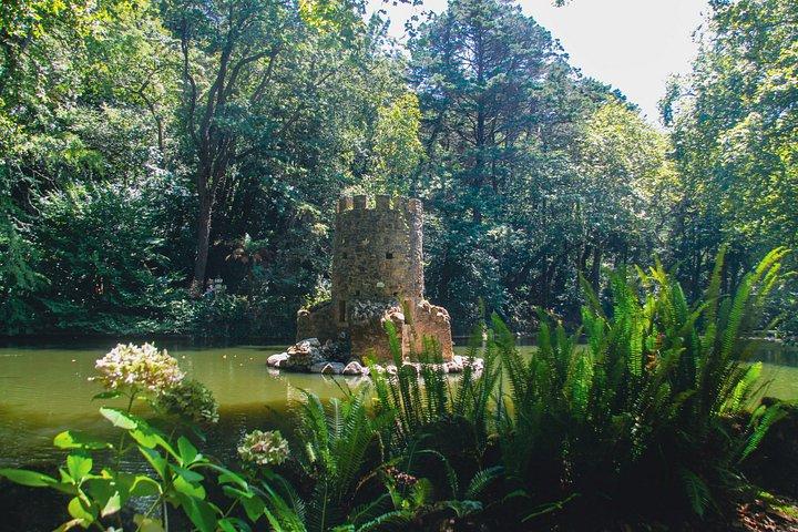 シントラ自然遺産ペナ宮殿とムーア城ツアー